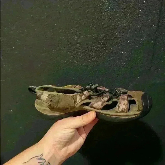 Kids Keen Brown Green Camo Sandals Size 6 - Picture 6 of 8